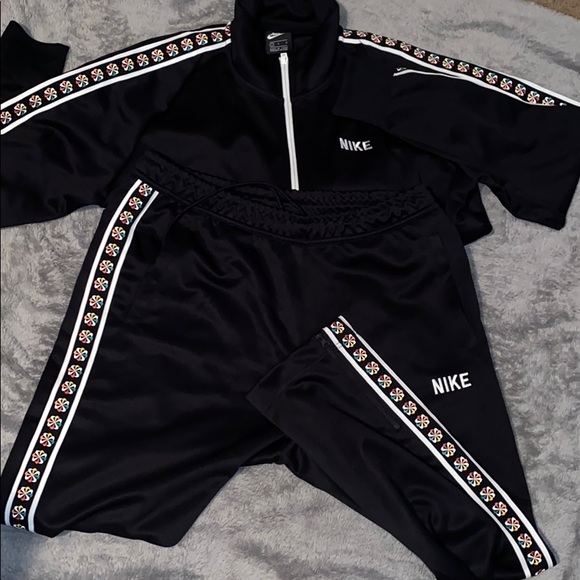niketown tracksuits